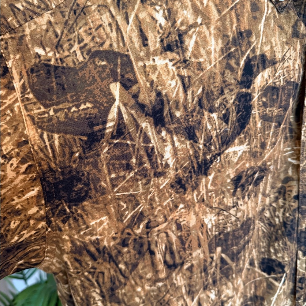 Wrangler Camodog Hunting Brown Ducks & Dog Patterned Button Down Shirt - Picture 6 of 10